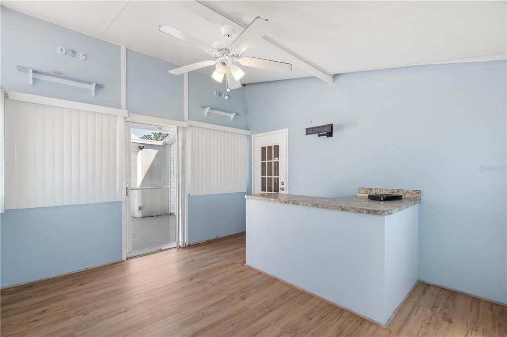 For Sale: $149,000 (3 beds, 2 baths, 1356 Square Feet)