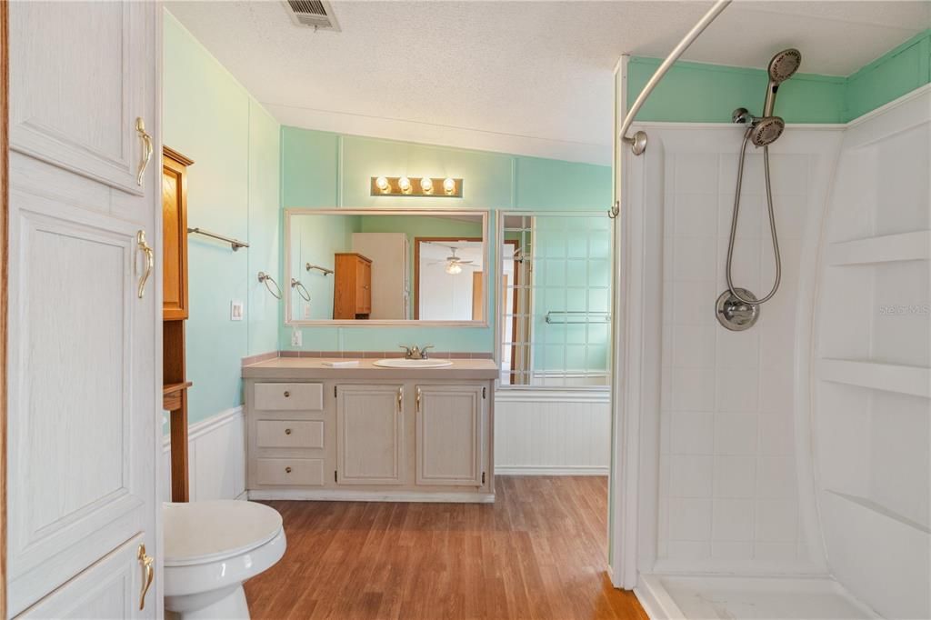 For Sale: $149,000 (3 beds, 2 baths, 1356 Square Feet)