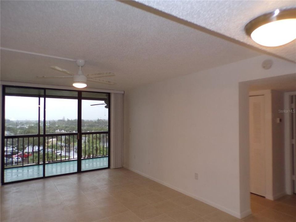 En Renta: $1,375 (2 camas, 2 baños, 807 Pies cuadrados)