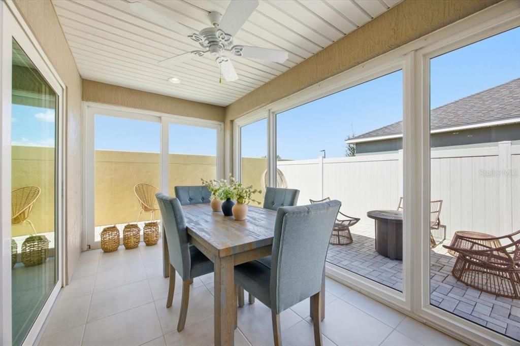 For Sale: $425,000 (3 beds, 2 baths, 1525 Square Feet)