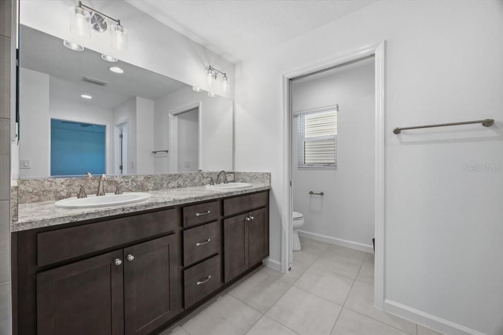 For Sale: $425,000 (3 beds, 2 baths, 1525 Square Feet)