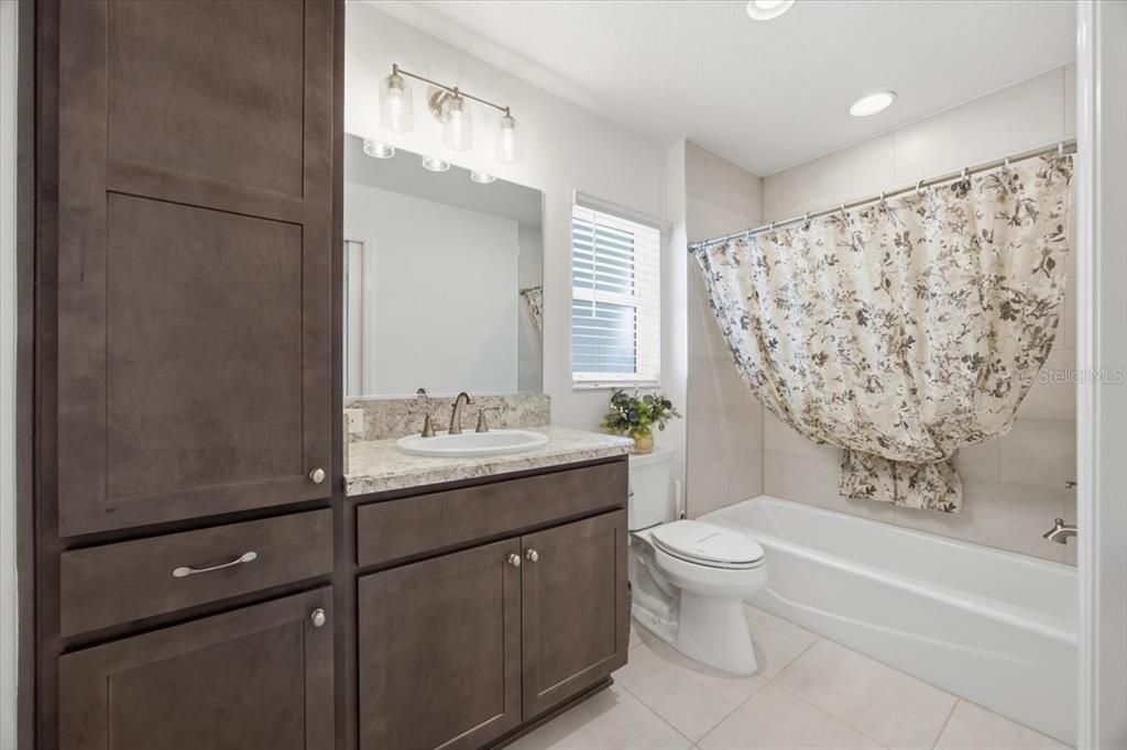 For Sale: $425,000 (3 beds, 2 baths, 1525 Square Feet)