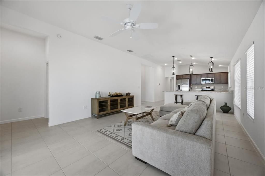 For Sale: $425,000 (3 beds, 2 baths, 1525 Square Feet)
