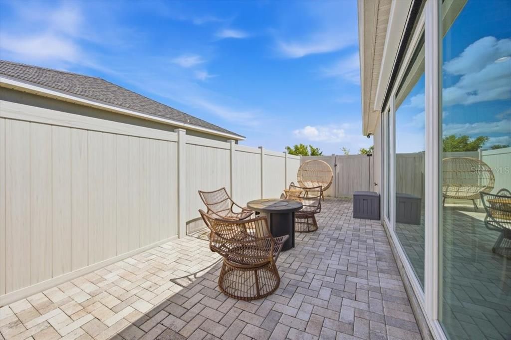 For Sale: $425,000 (3 beds, 2 baths, 1525 Square Feet)