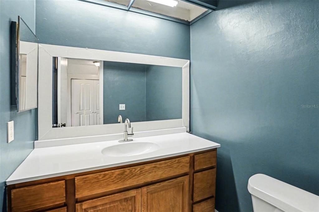 Activo con contrato: $224,900 (2 camas, 1 baños, 1102 Pies cuadrados)