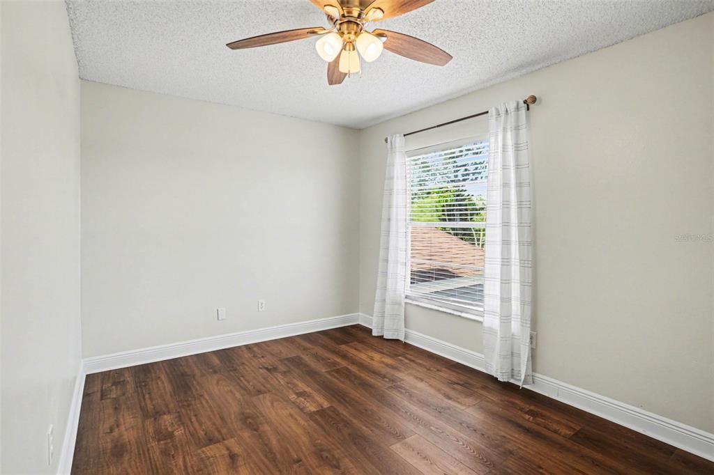 Activo con contrato: $224,900 (2 camas, 1 baños, 1102 Pies cuadrados)