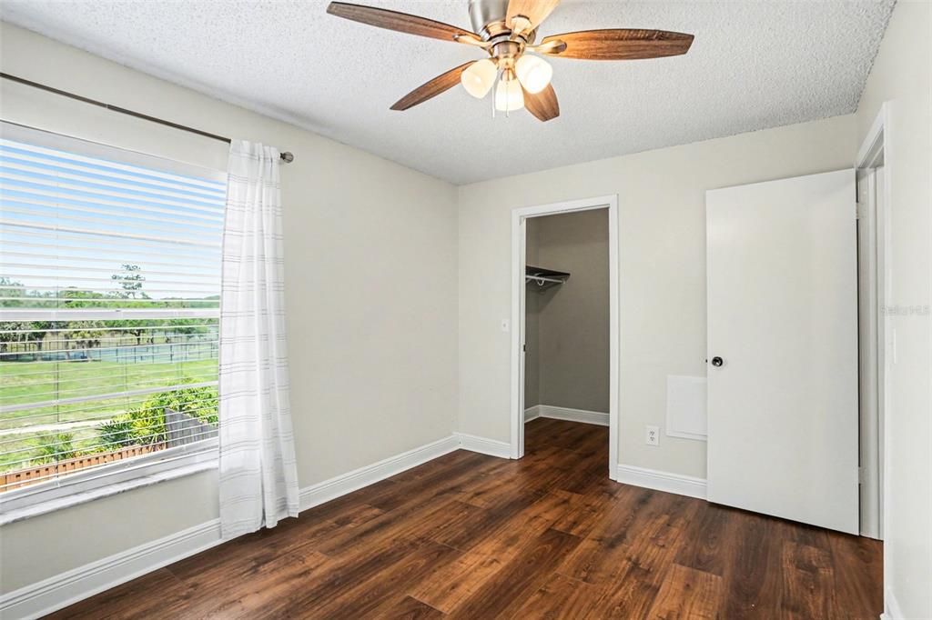 Activo con contrato: $224,900 (2 camas, 1 baños, 1102 Pies cuadrados)