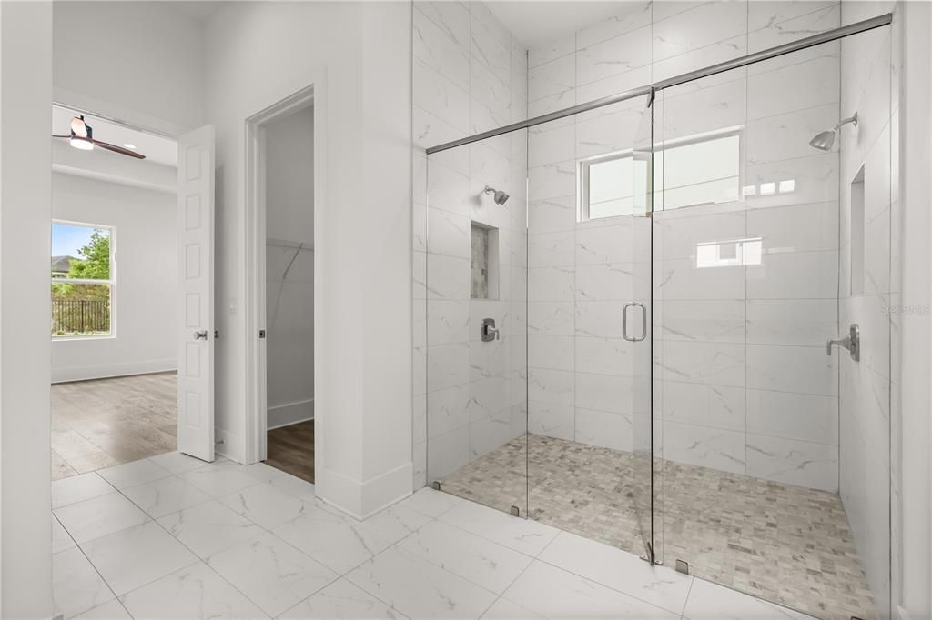For Sale: $1,500,000 (9 beds, 8 baths, 5154 Square Feet)