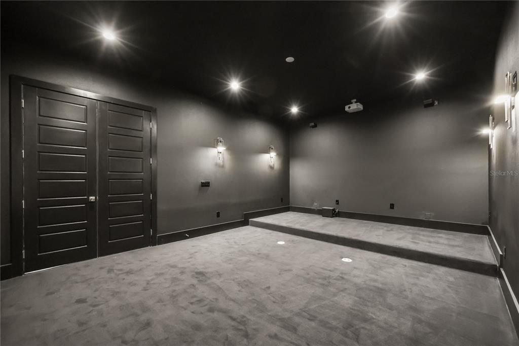 For Sale: $1,500,000 (9 beds, 8 baths, 5154 Square Feet)