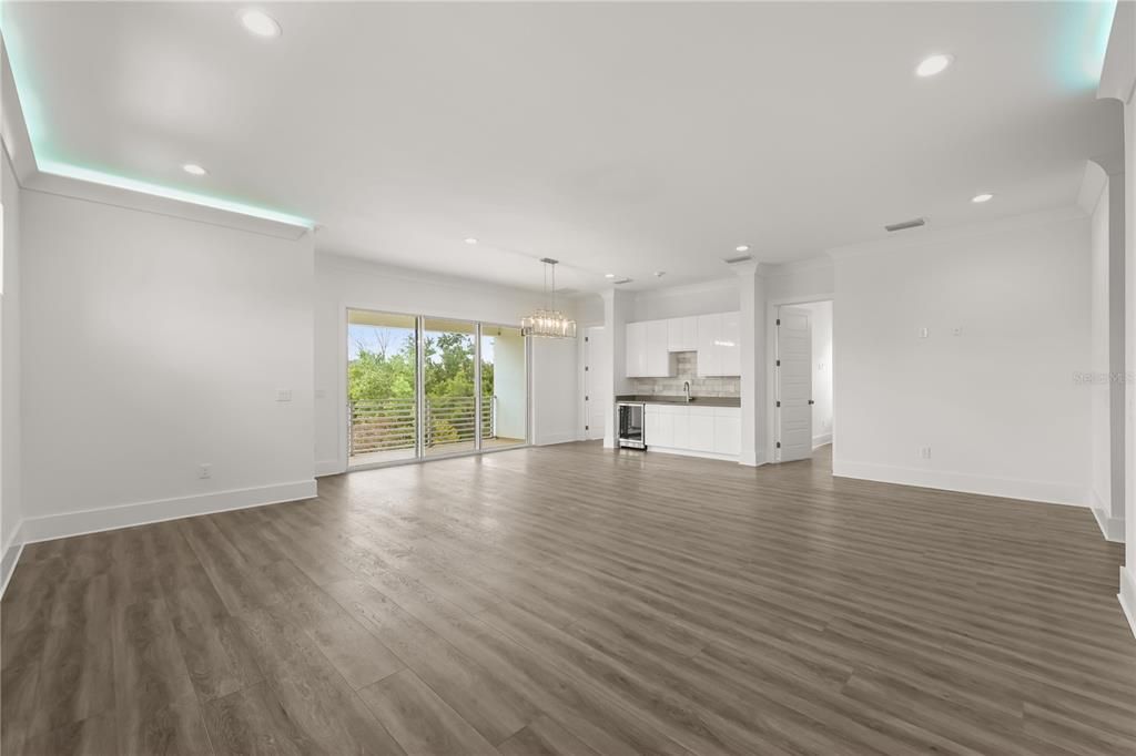 For Sale: $1,500,000 (9 beds, 8 baths, 5154 Square Feet)