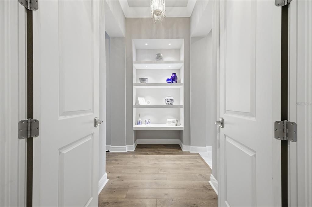 Activo con contrato: $2,250,000 (4 camas, 3 baños, 4553 Pies cuadrados)