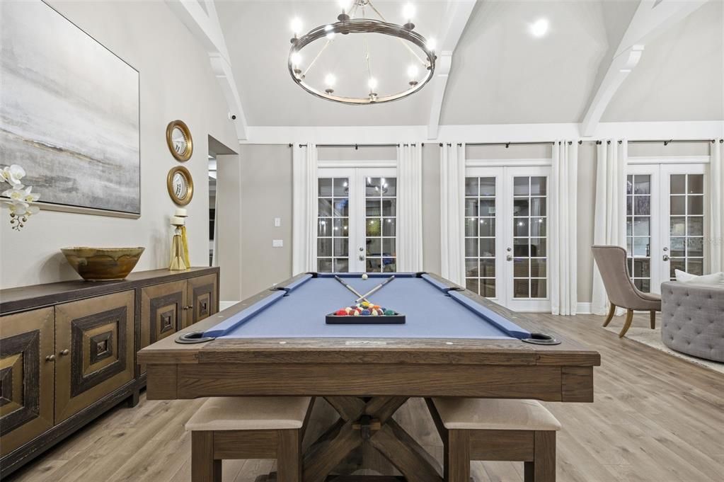 Activo con contrato: $2,250,000 (4 camas, 3 baños, 4553 Pies cuadrados)