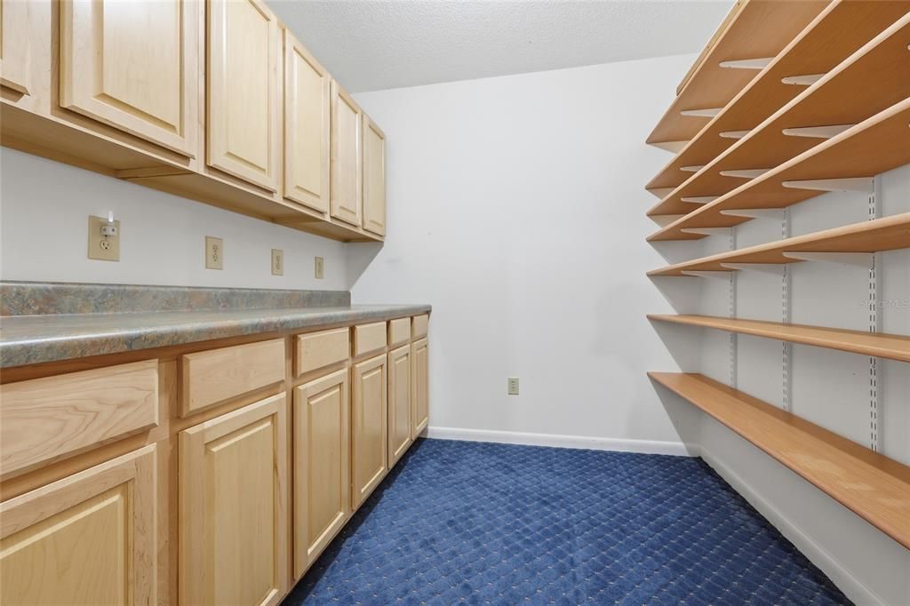 For Sale: $324,900 (3 beds, 2 baths, 2338 Square Feet)