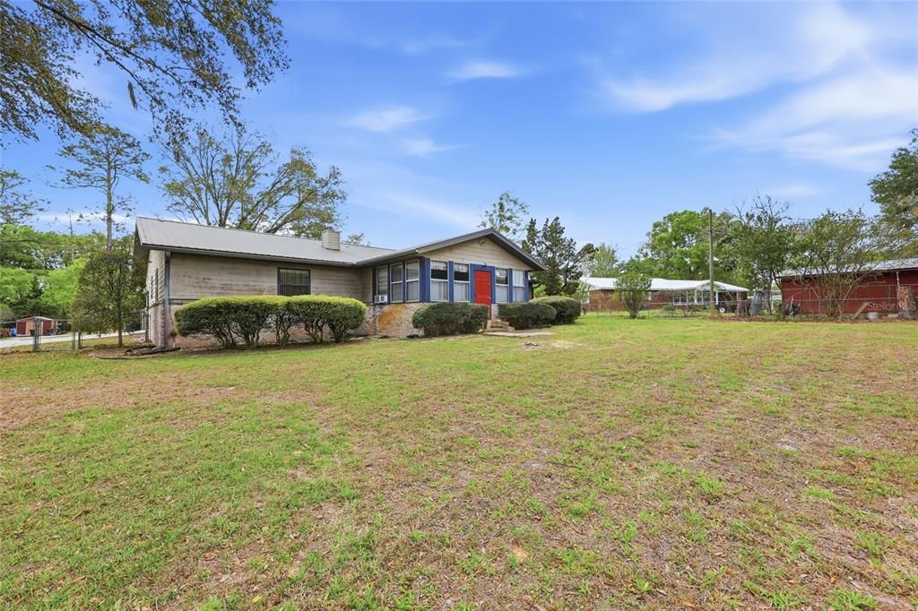 For Sale: $324,900 (3 beds, 2 baths, 2338 Square Feet)