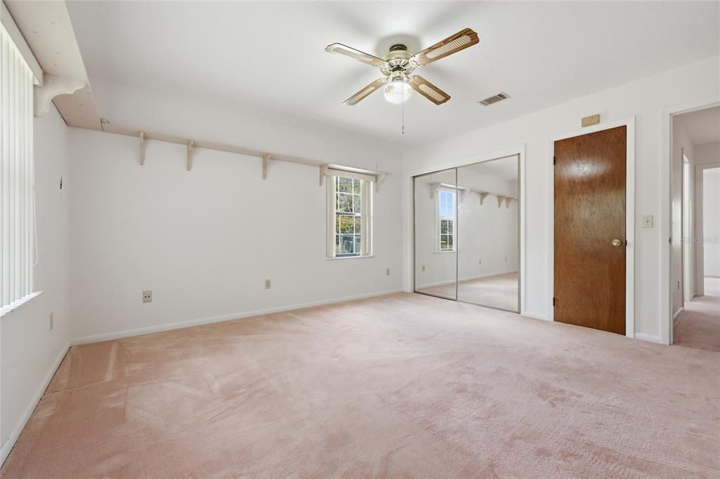 For Sale: $324,900 (3 beds, 2 baths, 2338 Square Feet)