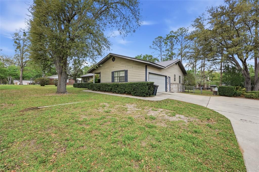 For Sale: $324,900 (3 beds, 2 baths, 2338 Square Feet)