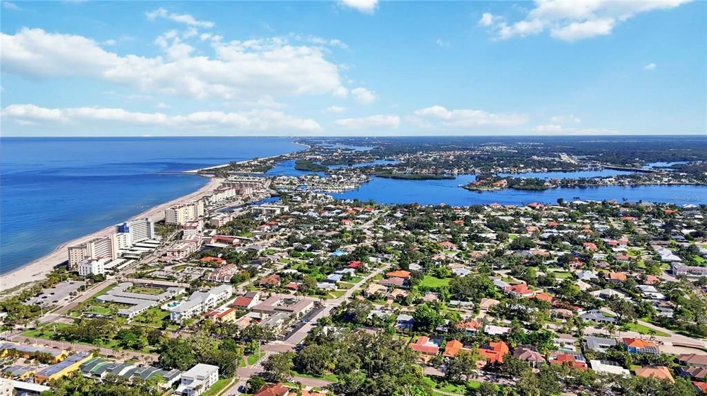 На продажу: $205,000 (2 спален, 2 ванн, 963 Квадратных фут)