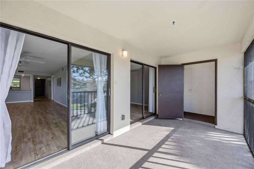 На продажу: $205,000 (2 спален, 2 ванн, 963 Квадратных фут)