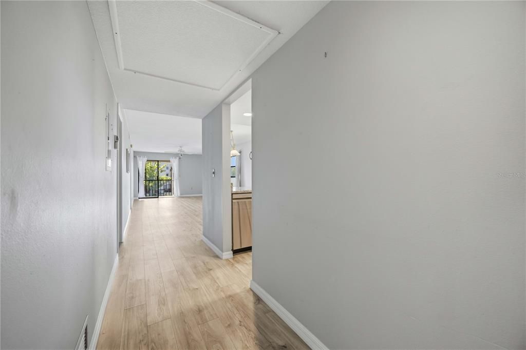 На продажу: $205,000 (2 спален, 2 ванн, 963 Квадратных фут)