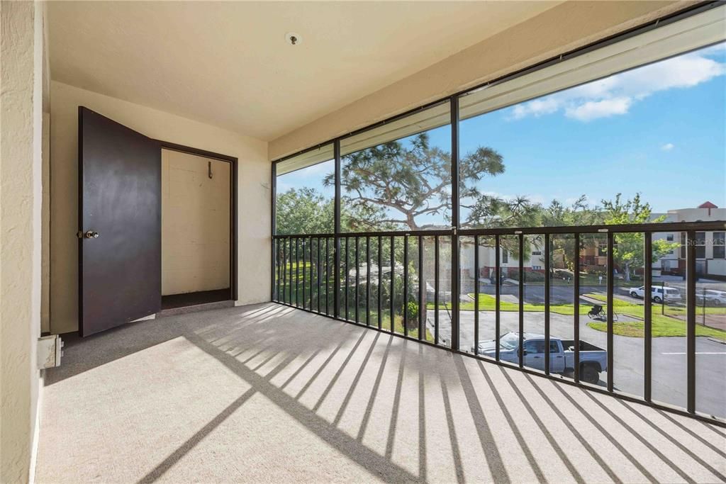 На продажу: $205,000 (2 спален, 2 ванн, 963 Квадратных фут)