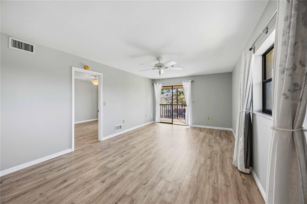 На продажу: $205,000 (2 спален, 2 ванн, 963 Квадратных фут)