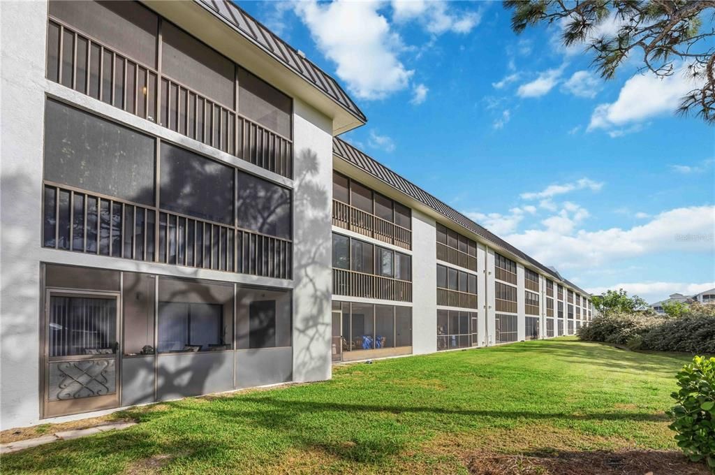 На продажу: $205,000 (2 спален, 2 ванн, 963 Квадратных фут)