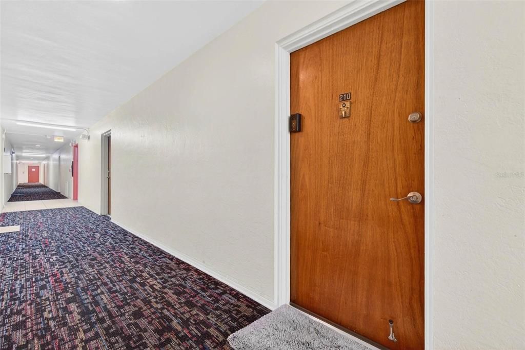 For Sale: $74,990 (1 beds, 1 baths, 480 Square Feet)