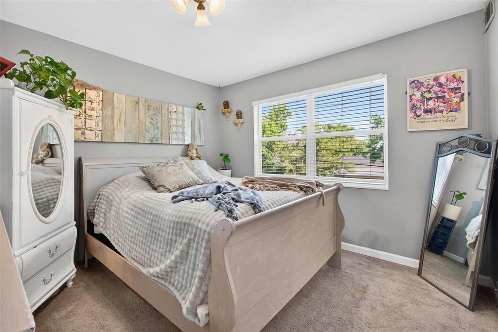 For Sale: $74,990 (1 beds, 1 baths, 480 Square Feet)