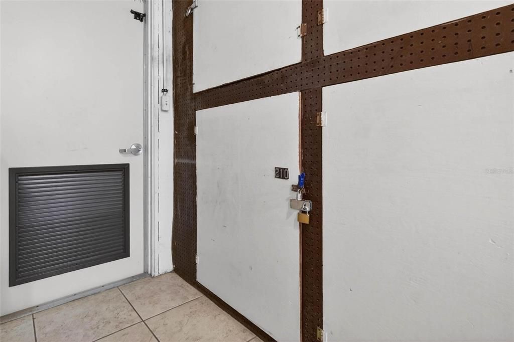 For Sale: $74,990 (1 beds, 1 baths, 480 Square Feet)
