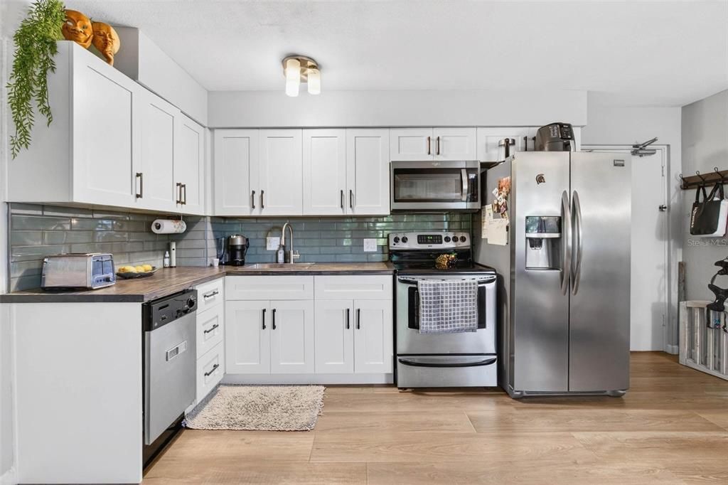 For Sale: $74,990 (1 beds, 1 baths, 480 Square Feet)