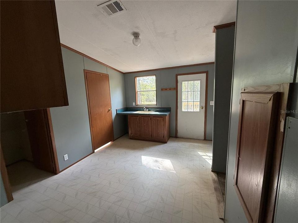 En Venta: $165,000 (3 camas, 2 baños, 2034 Pies cuadrados)