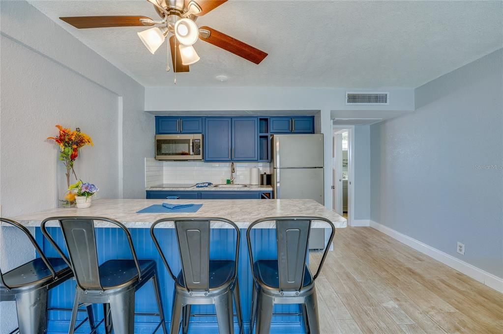 Active With Contract: $110,000 (1 beds, 1 baths, 434 Square Feet)