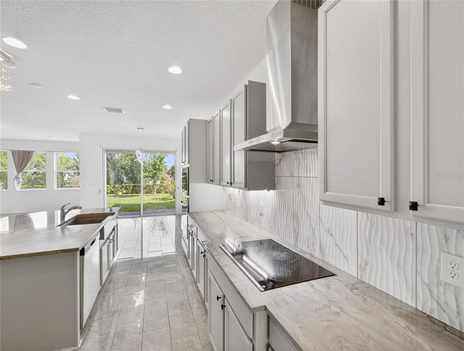 En Venta: $789,000 (5 camas, 5 baños, 3781 Pies cuadrados)