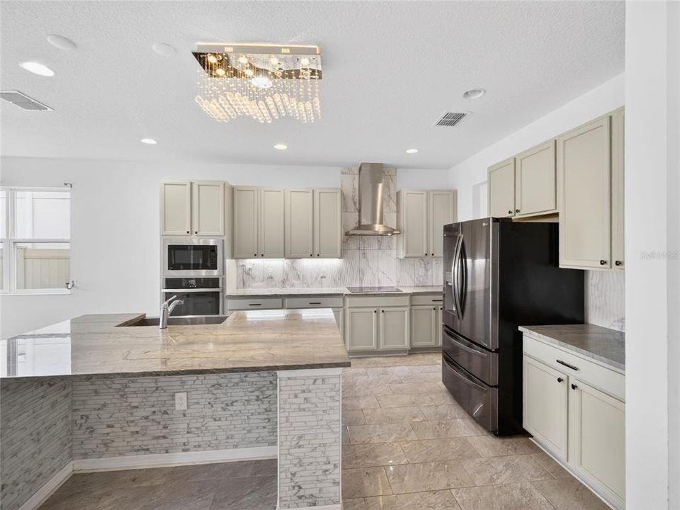 En Venta: $789,000 (5 camas, 5 baños, 3781 Pies cuadrados)