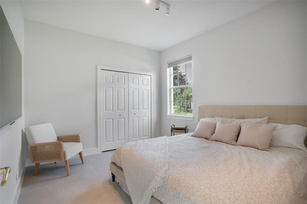 For Sale: $1,400,000 (5 beds, 4 baths, 3164 Square Feet)