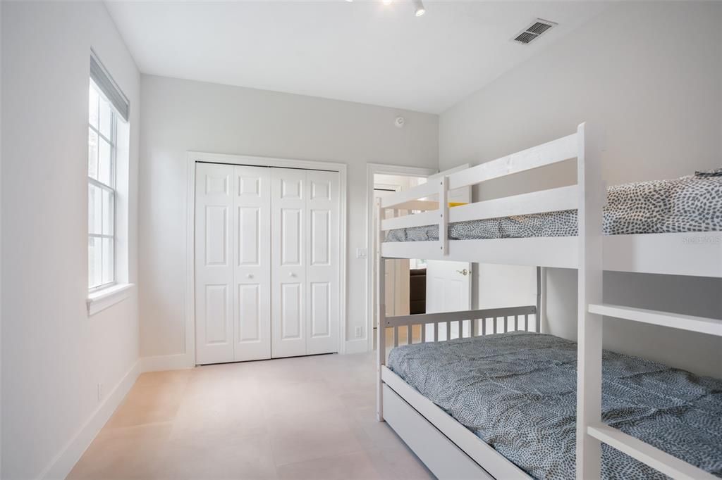 For Sale: $1,400,000 (5 beds, 4 baths, 3164 Square Feet)