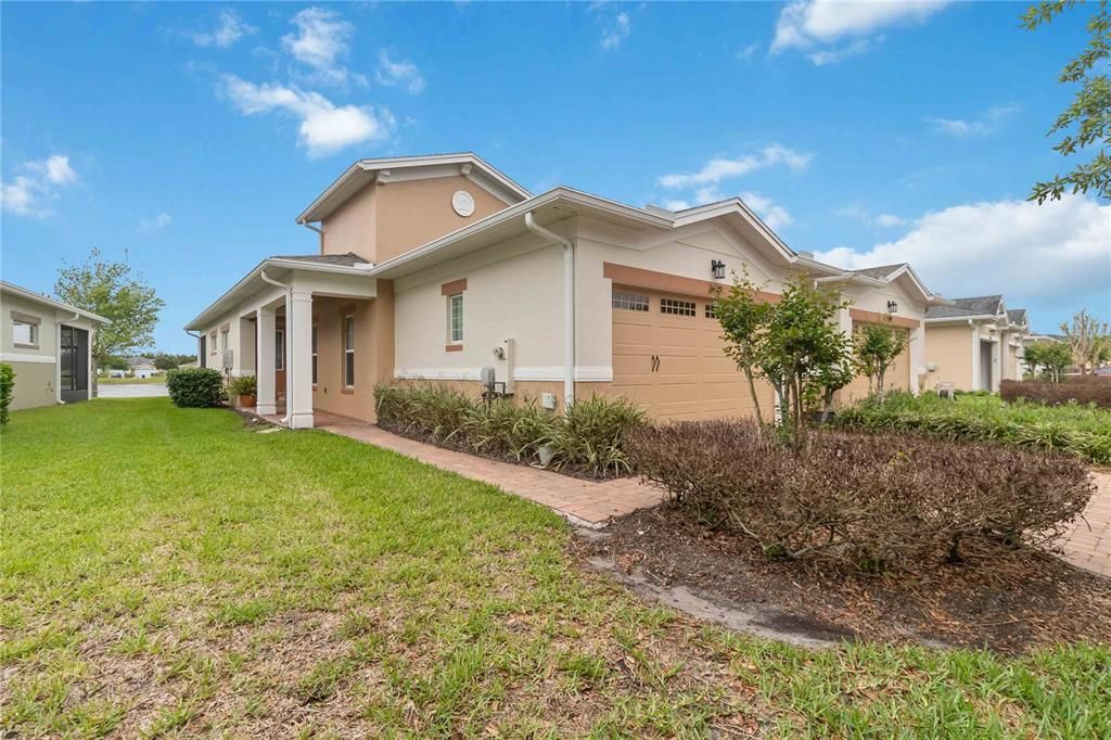 Activo con contrato: $299,900 (2 camas, 2 baños, 1464 Pies cuadrados)