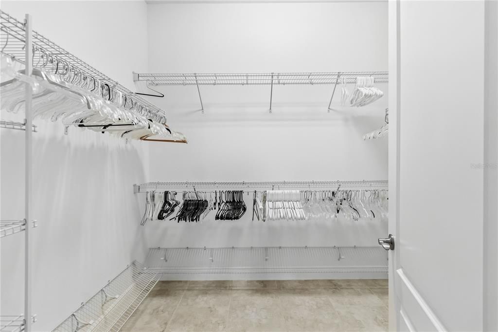 Activo con contrato: $299,900 (2 camas, 2 baños, 1464 Pies cuadrados)