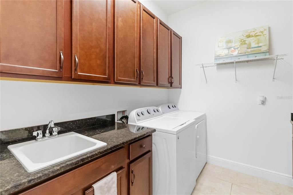 Activo con contrato: $299,900 (2 camas, 2 baños, 1464 Pies cuadrados)