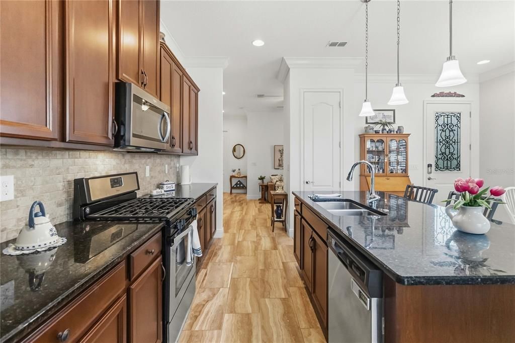 Activo con contrato: $299,900 (2 camas, 2 baños, 1464 Pies cuadrados)