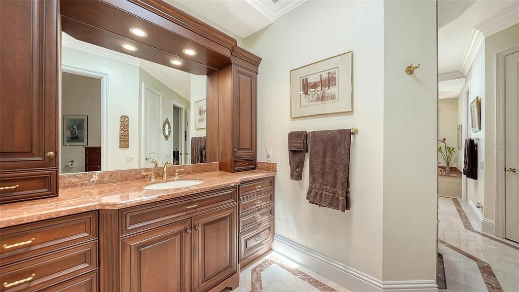 Activo con contrato: $2,650,000 (4 camas, 3 baños, 5287 Pies cuadrados)