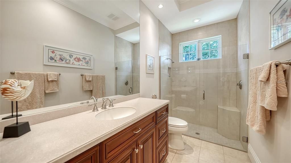 Activo con contrato: $2,650,000 (4 camas, 3 baños, 5287 Pies cuadrados)
