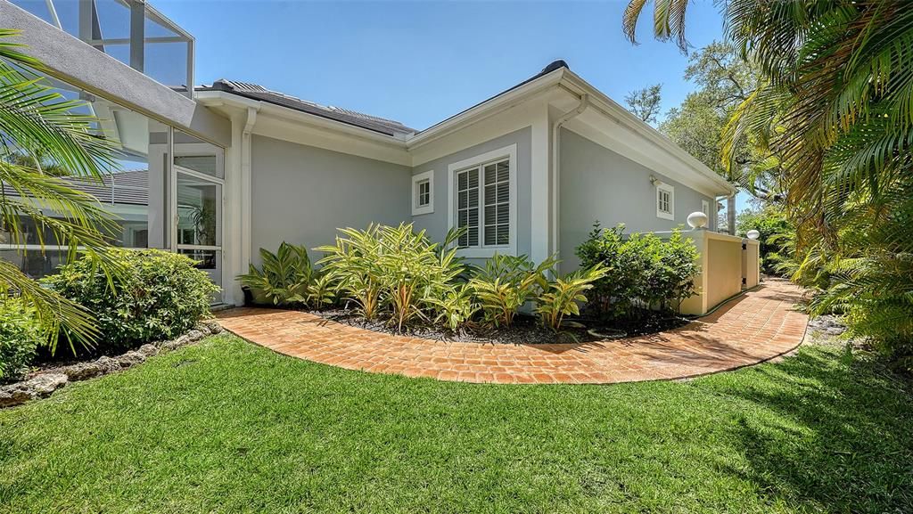 Activo con contrato: $2,650,000 (4 camas, 3 baños, 5287 Pies cuadrados)