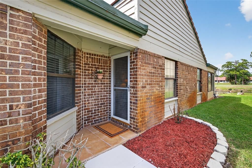Activo con contrato: $249,000 (3 camas, 2 baños, 1455 Pies cuadrados)