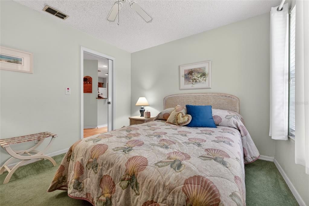 Activo con contrato: $249,000 (3 camas, 2 baños, 1455 Pies cuadrados)