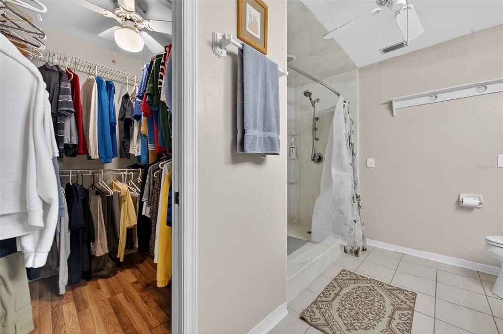 Activo con contrato: $249,000 (3 camas, 2 baños, 1455 Pies cuadrados)
