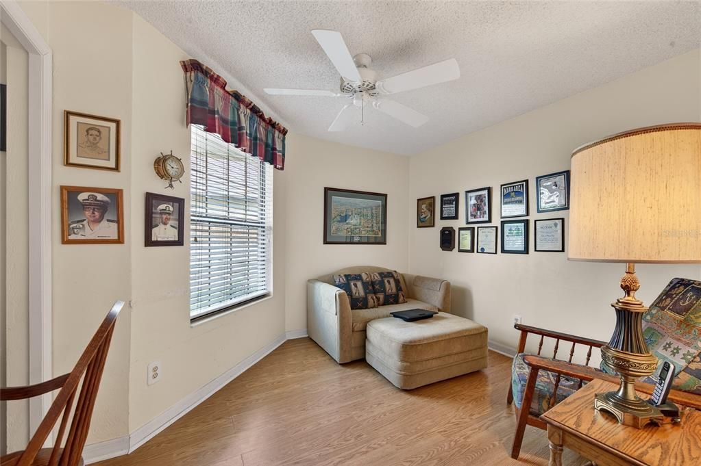 Activo con contrato: $249,000 (3 camas, 2 baños, 1455 Pies cuadrados)