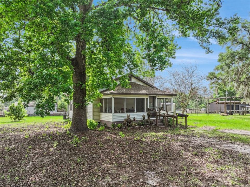 En Venta: $250,000 (2 camas, 1 baños, 810 Pies cuadrados)