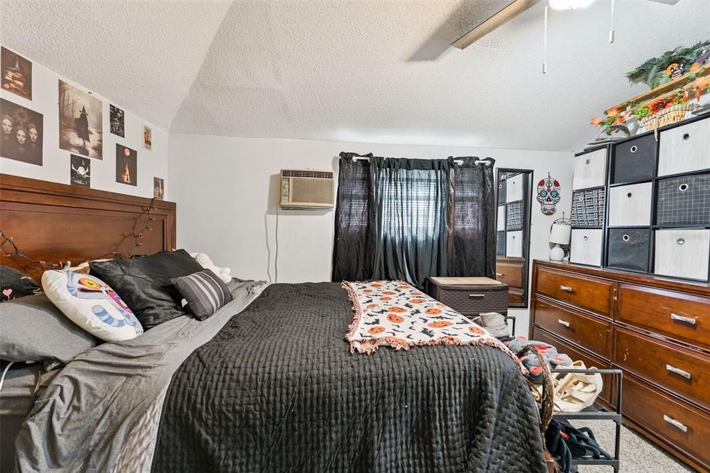 En Venta: $250,000 (2 camas, 1 baños, 810 Pies cuadrados)