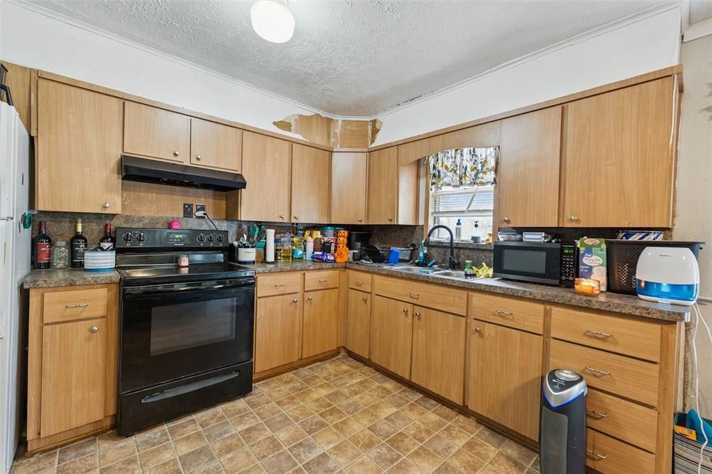 En Venta: $250,000 (2 camas, 1 baños, 810 Pies cuadrados)